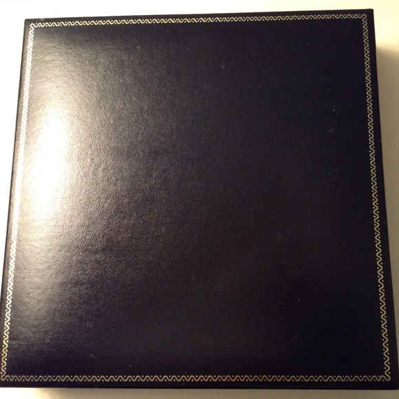 Black Pearl Necklace 14 Carat Gold Clasp Closure Eighteen Inches And Gift Box - Picture 4 of 4